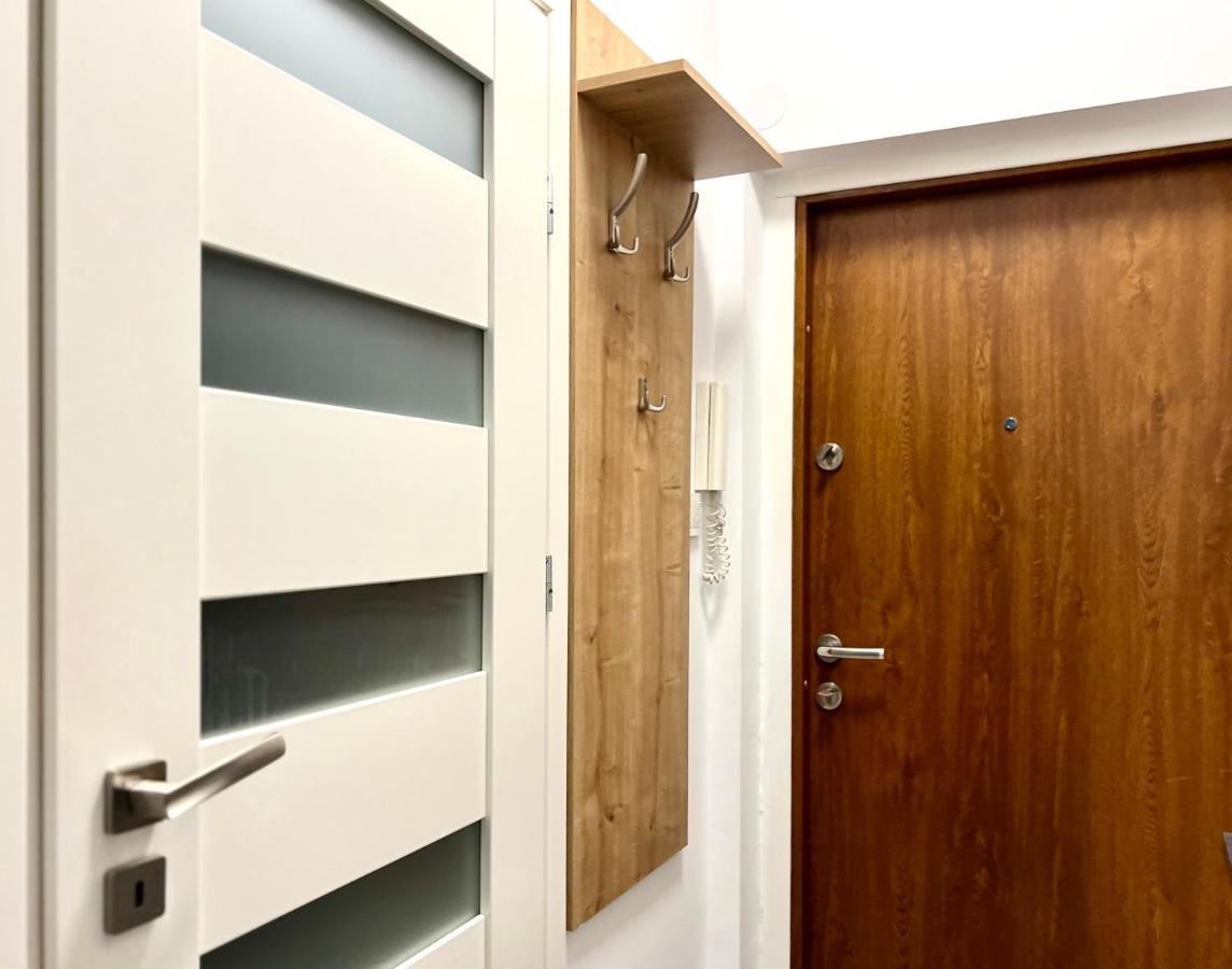 Apartamento K22 Andersa 12 M Ratusz Arsenal Varsovia Exterior foto